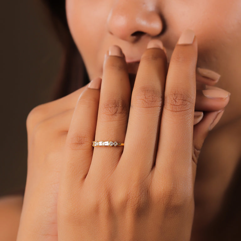 Ring KINGSLEY mit 5 Topasen