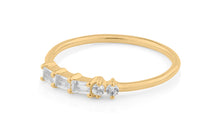 Ring KINGSLEY mit 5 Topasen