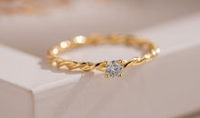 Ring TWIST mit Diamant