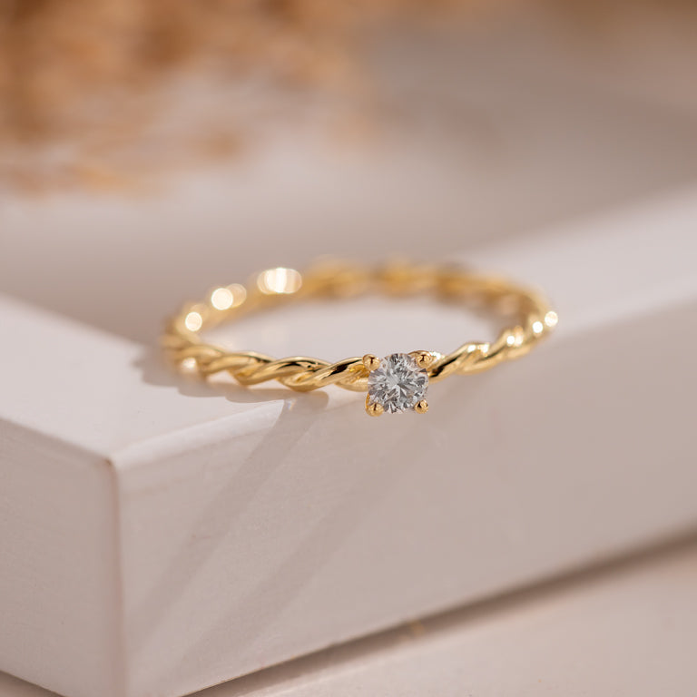 Ring TWIST mit Diamant