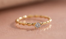Ring TWIST mit Diamant