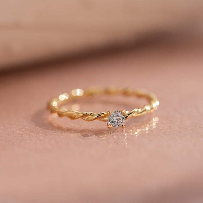 Ring TWIST mit Diamant