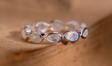 Ring SERAFINE mit Mondsteinen