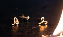 Einzelner Ohrstecker – Schütze Symbol aus 925er Sterling Silber, 5 mm