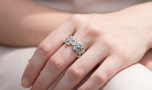 Ring AURELIA mit blauen Topasen
