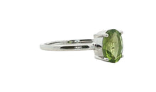 Ring FLORINEA mit Peridote 6X8 mm