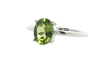 Ring FLORINEA mit Peridote 6X8 mm