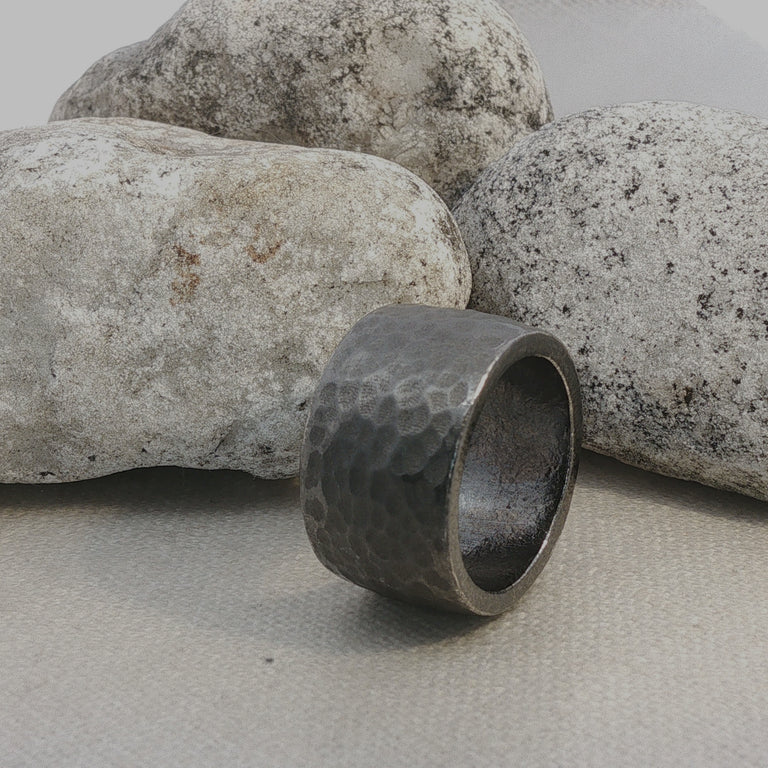 Ring SIMON 12 mm matt gehammert