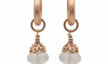 SET Creolen KAYLA 2.8 X 14 mm matt mit Mondstein Charms