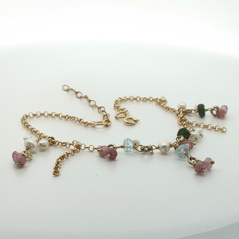 Anklet mit Perlen und Turmalin Charms