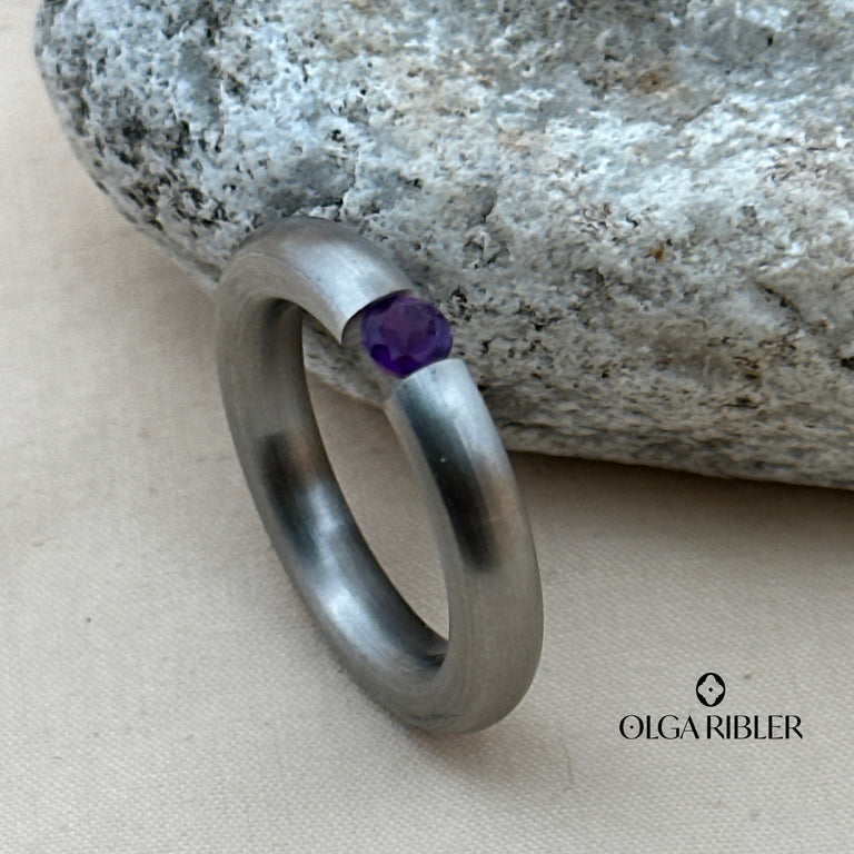 Pneu Ring Edelstahl mit Amethyste