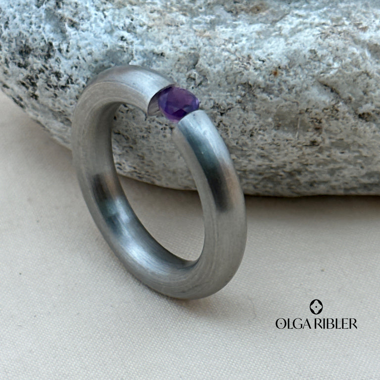 Pneu Ring Edelstahl mit Amethyste
