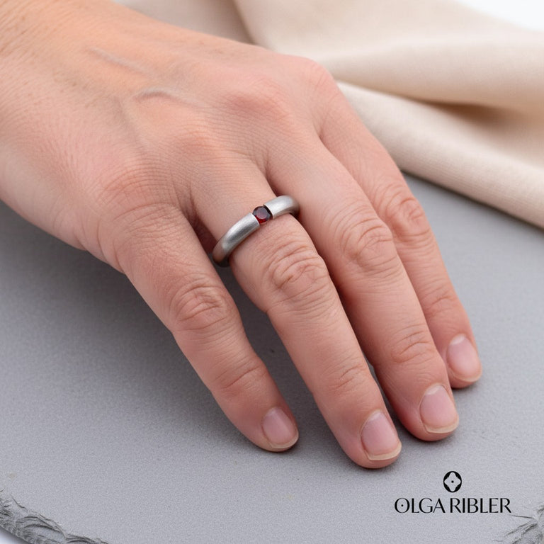 Pneu Ring Edelstahl mit Granate SALE