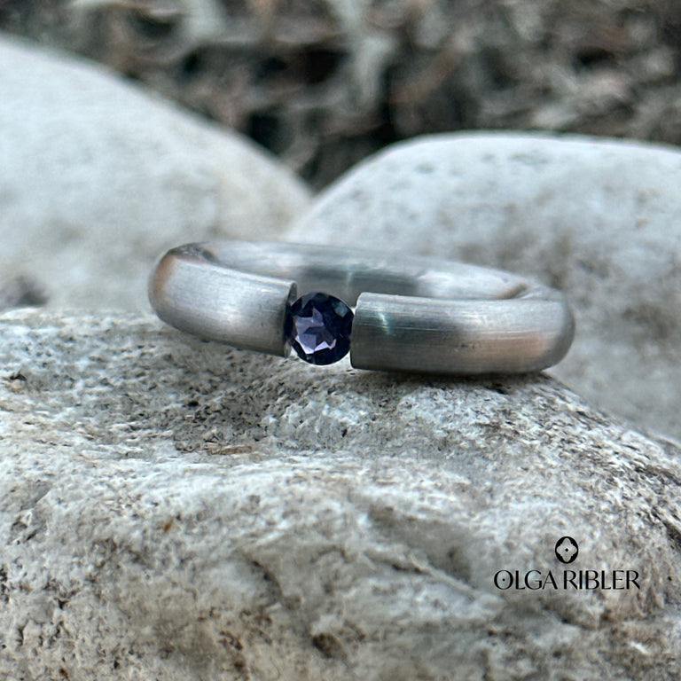 Pneu Ring Edelstahl mit Iolithe SALE