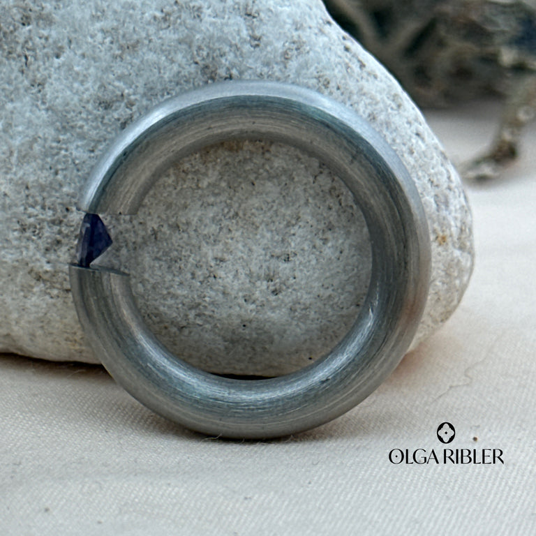 Pneu Ring Edelstahl mit Iolithe SALE