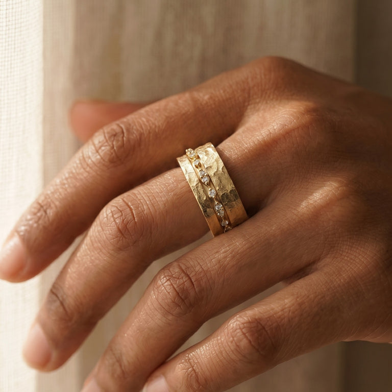 SARIYA ALVAR Ring mit Diamanten