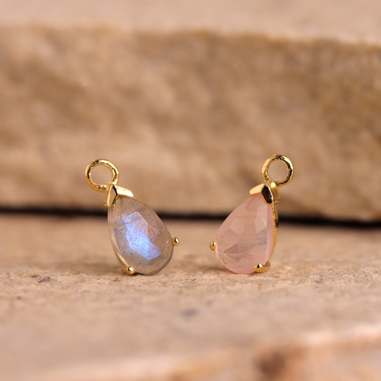 Charm LEONIE Rosenquarz 5X8mm