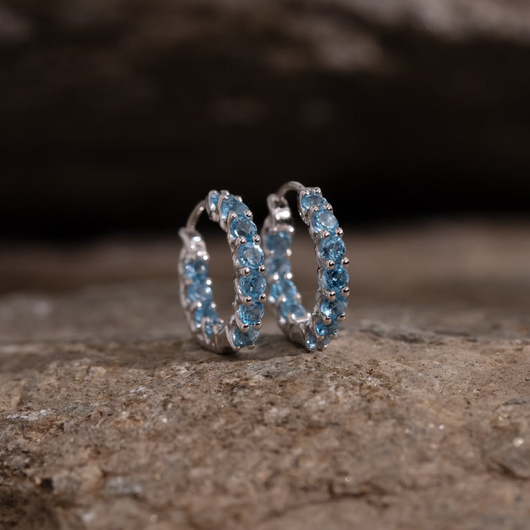 Creolen SOLVEIG 14mm mit Blauen Topasen