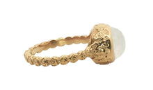 Mondstein Ring Oval 9×11 mm – Floral