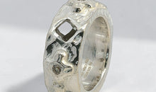 Salt und Pepper Diamond Ring