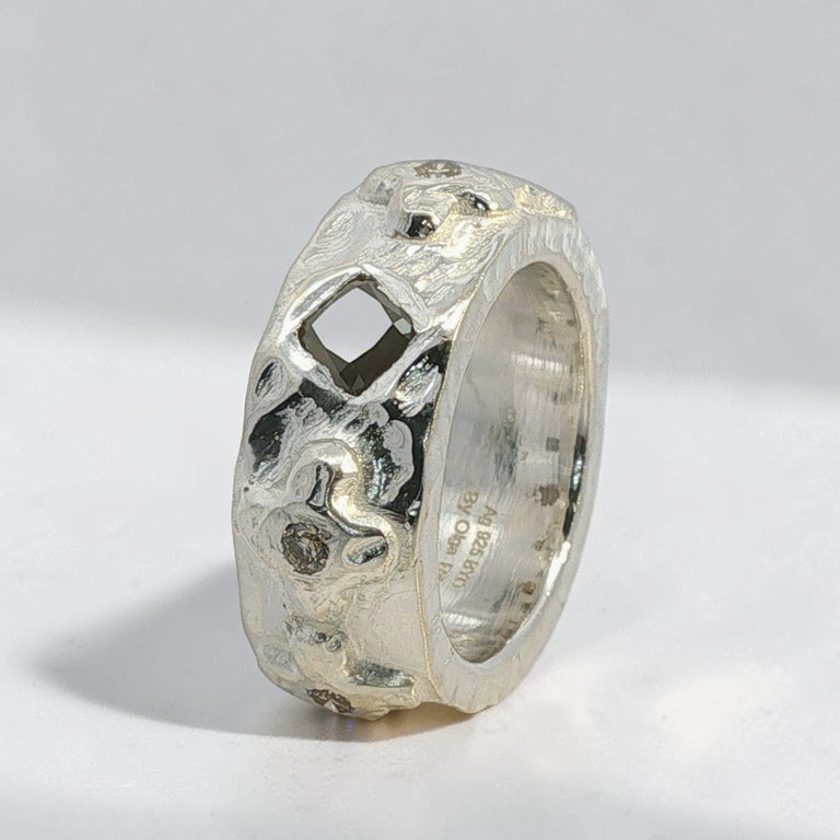 Salt und Pepper Diamond Ring