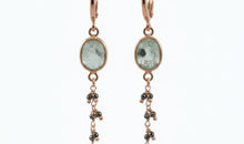 Creolen Elvia mit Prehnite und Hämatite