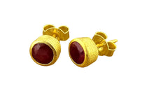 Ohrstecker Hannah mit 5 mm Rubin