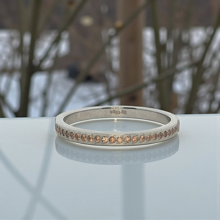 Edelstahl Ring 2 mm mit hellbraunen Zirkonia