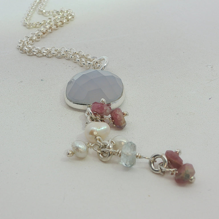 Chalzedon Halskette mit Turmalin &amp; Perlen Charm