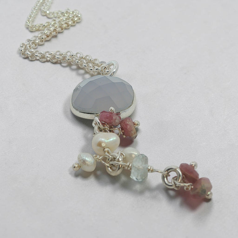Chalzedon Halskette mit Turmalin &amp; Perlen Charm