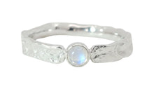 Ring KEENAN 5 mm mit  Mondstein