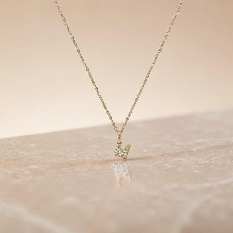 Mikro Buchstaben Anhängerkette mit Diamanten