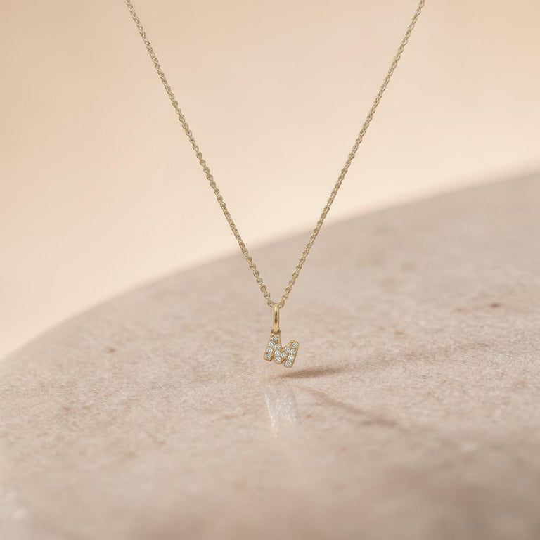 Mikro Buchstaben Anhängerkette mit Diamanten