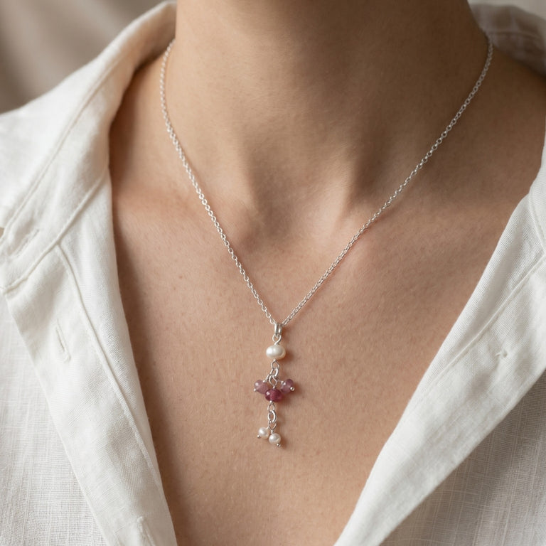 Feine Y-Kette mit Rosturmalin und Perlen – elegant & filigran