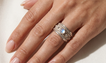 Ring Talina mit Regenbogen-Mondstein