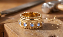 Ring SHARLOTTA mit Mondsteinen | 16 mm Statement-Ring