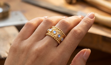 Ring SHARLOTTA mit Mondsteinen | 16 mm Statement-Ring