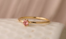 Ring  MINI BRIANA  mit rosa Turmalin 3mm 18k Gold