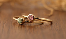 Ring  MINI JANAJA  mit grünem Turmalin 3mm 18 k Gold