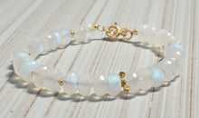 Regenbogenmondstein Armband – facettierte Rondellen | 925 Silber