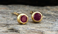 Ohrstecker ATHINA mit Rubin