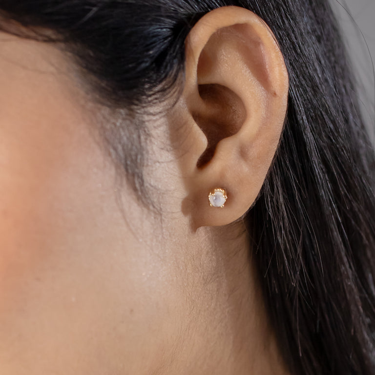 Ohrstecker SAMANTHA mit Mondstein 4 mm