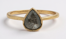 Unikate Ring Gelb 9 Karat Gold mit Salt & Pepper Diamant 7X8 mm
