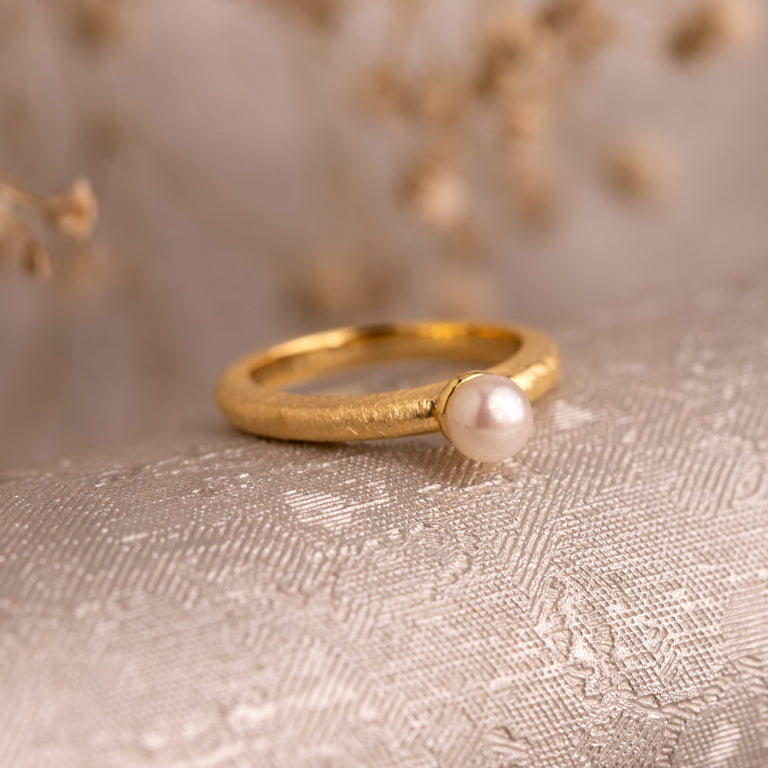 Ring ASTRID 2.5 mm matt mit Perle