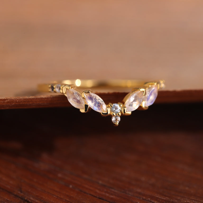 Ring TALVIS Mondstein Silber