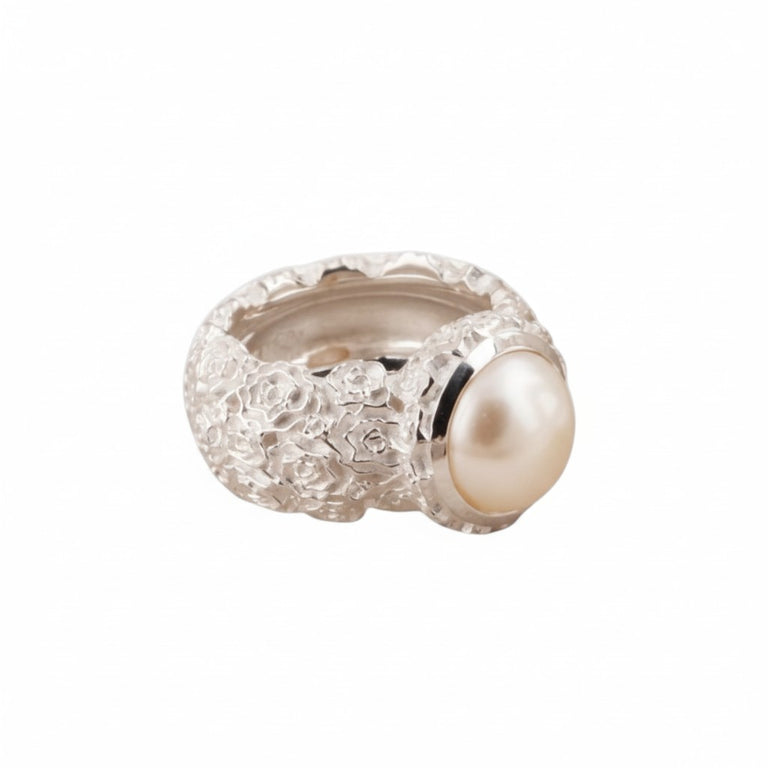 Ring LOTTA Perle | Statement Ring mit Rosenmuster