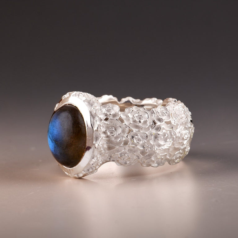 Ring LOTTA Labradorit | Statement Ring mit Rosenmuster