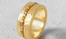 Alavissa Ring mit Topas Steinen 8 mm