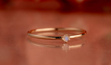Engagement Ring BRIANA mit Mondstein 2mm