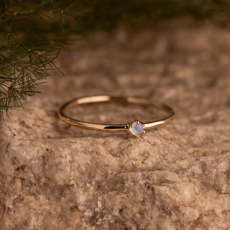 Engagement Ring BRIANA mit Mondstein 2mm